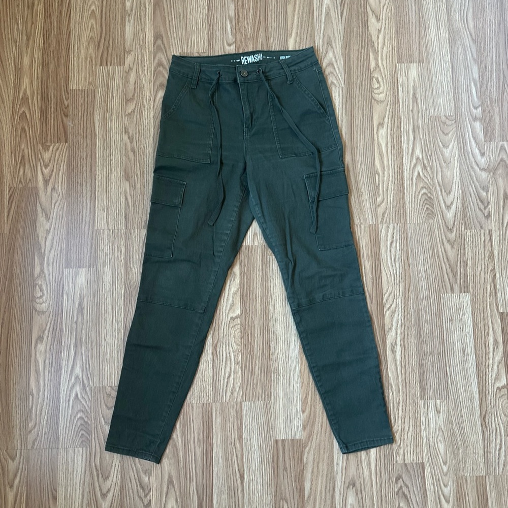 Green cargo pants
